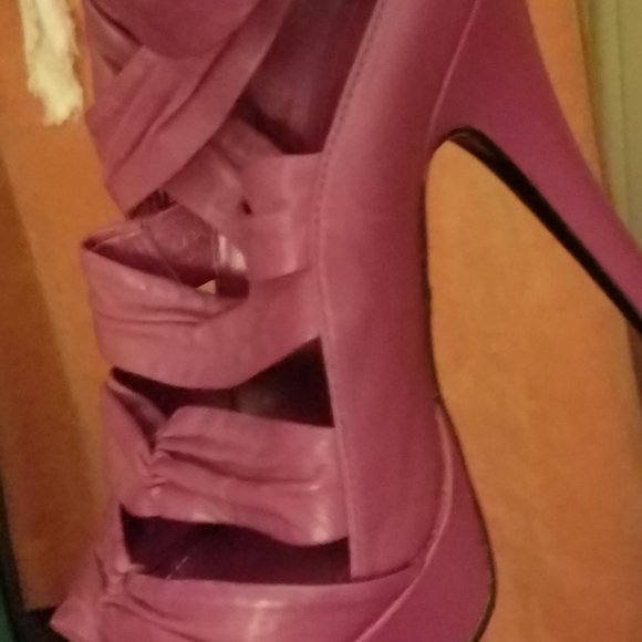 BCBGeneration FUCHSIA PINK SOFT BUTTERY LEATHER SANDALS NEW CONDITION SZ 10 M - Picture 13 of 16